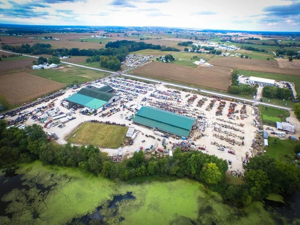 Dinky's Auction Center
