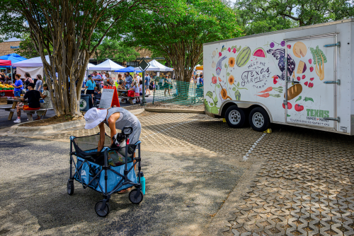 Texas Farmers' Market at Bell
