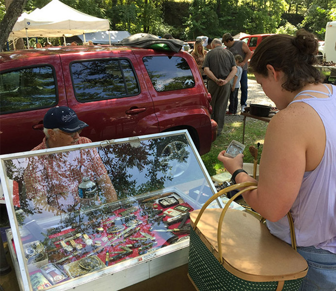 Pence Springs Flea Market