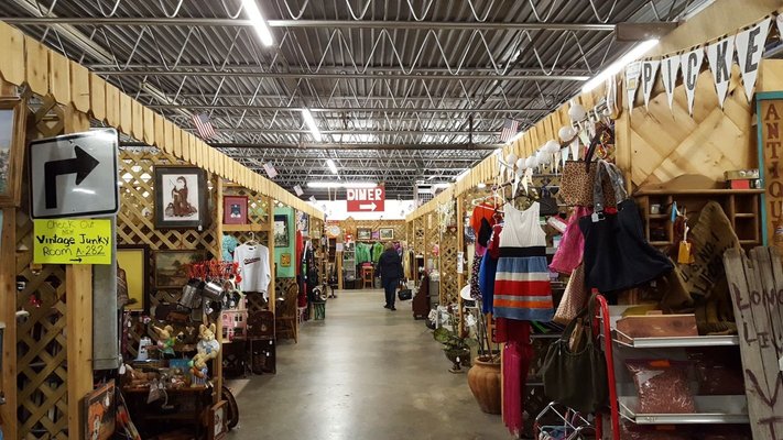 Itchy's Flea Market